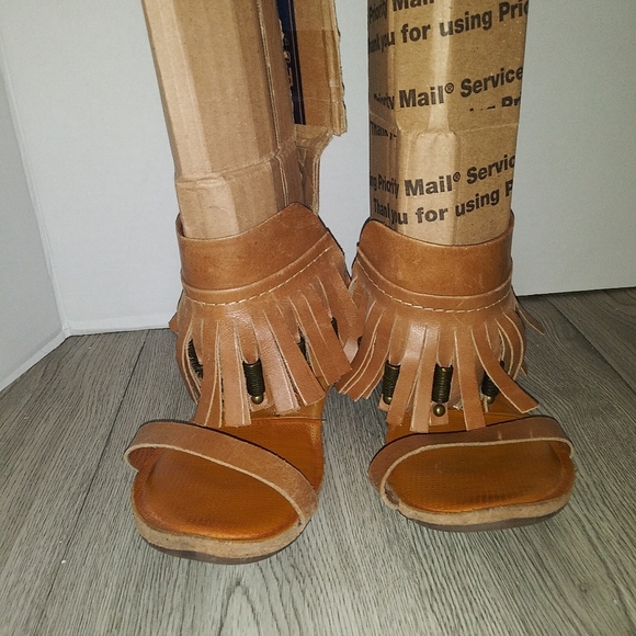 Naughty Monkey Fringe Sandals - Picture 2 of 10